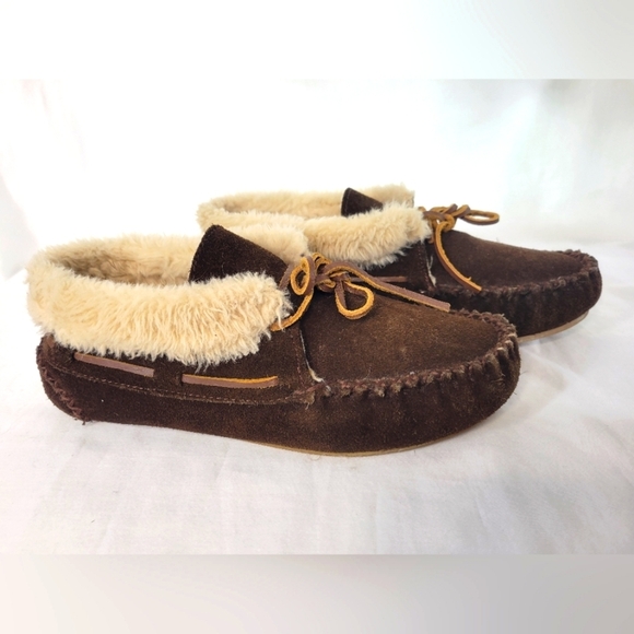 Minnetonka Leather Moccasin  10 - Picture 1 of 7